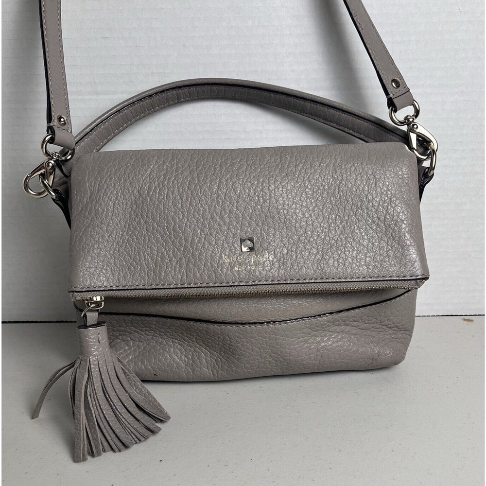 Kate Spade Leila Women's Grey Pebbled Leather Zip Crossbody Purse W/Tassel - Picture 3 of 16